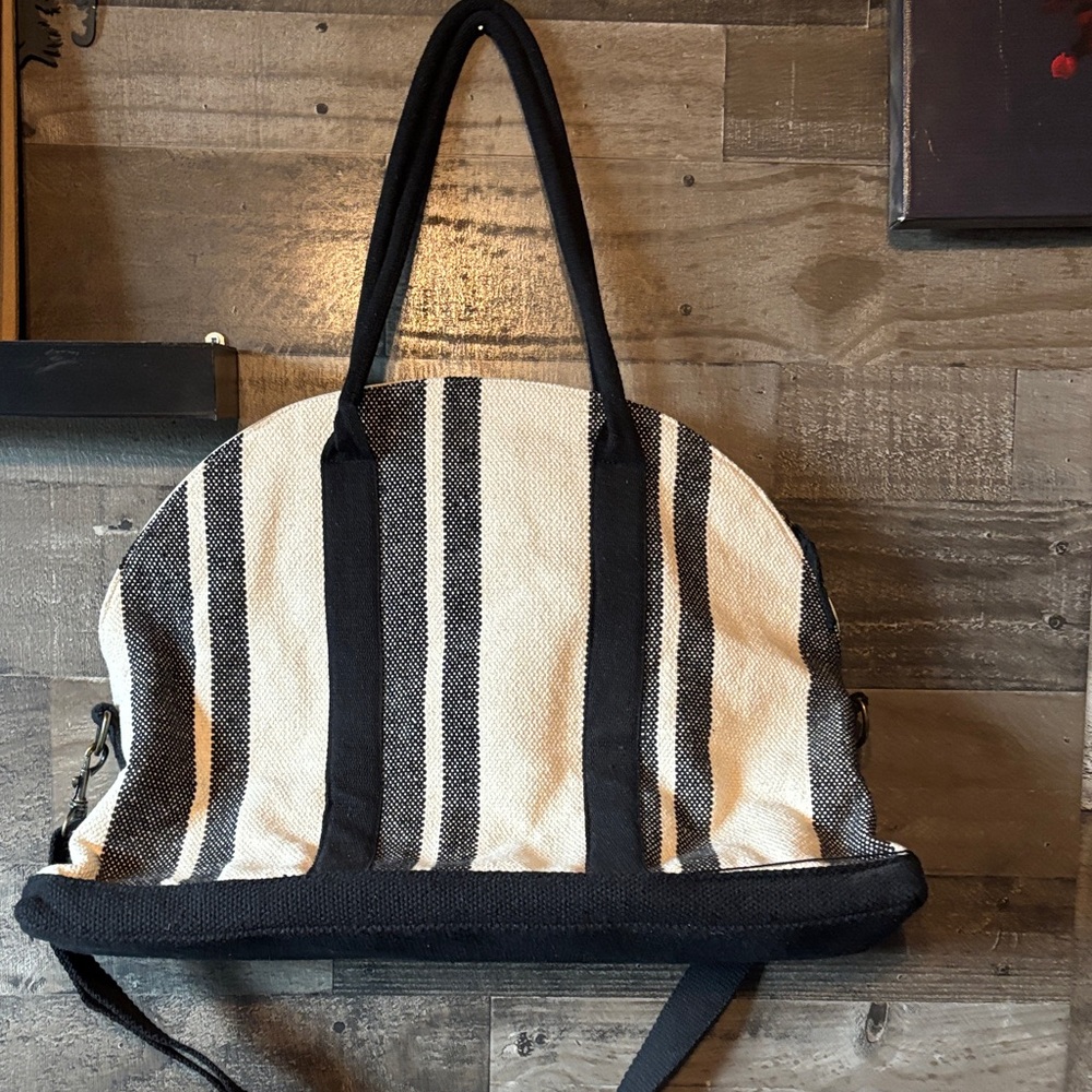 Universal Thread Cream Lined Tote Interior